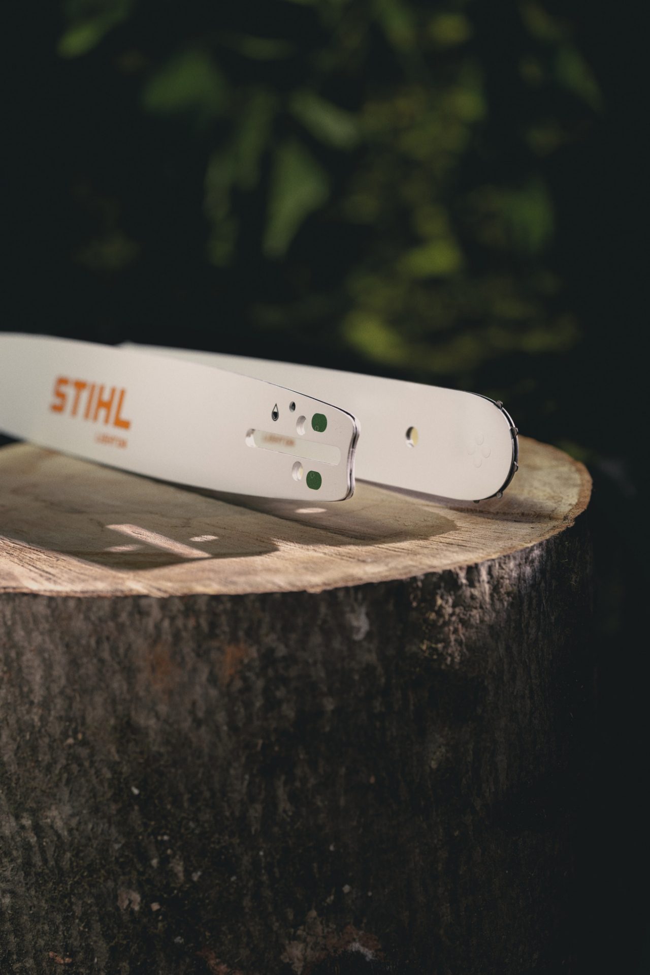 Zbliżenie na prowadnicę STIHL 