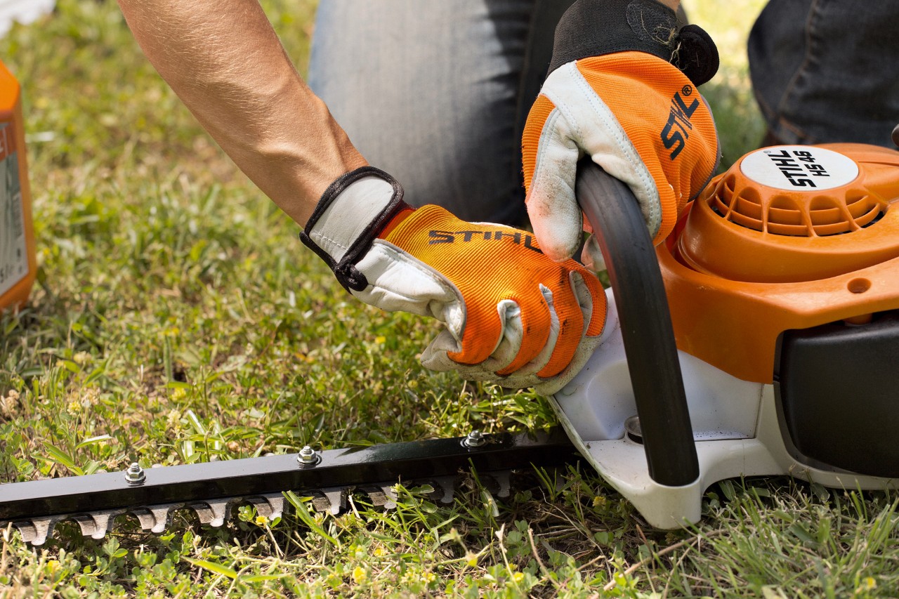  Benzynowe nożyce do żywopłotu STIHL HS 46 należy czyścić po użyciu