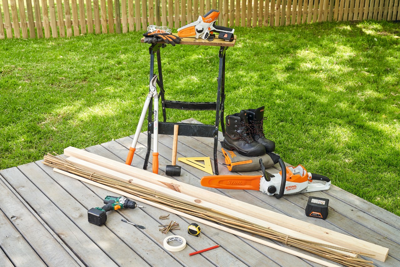 Akumulatorowa pilarka STIHL MSA 140, akumulatorowy obcinacz do drewna GTA 26 oraz inne materiały i narzędzia do budowy parawanów