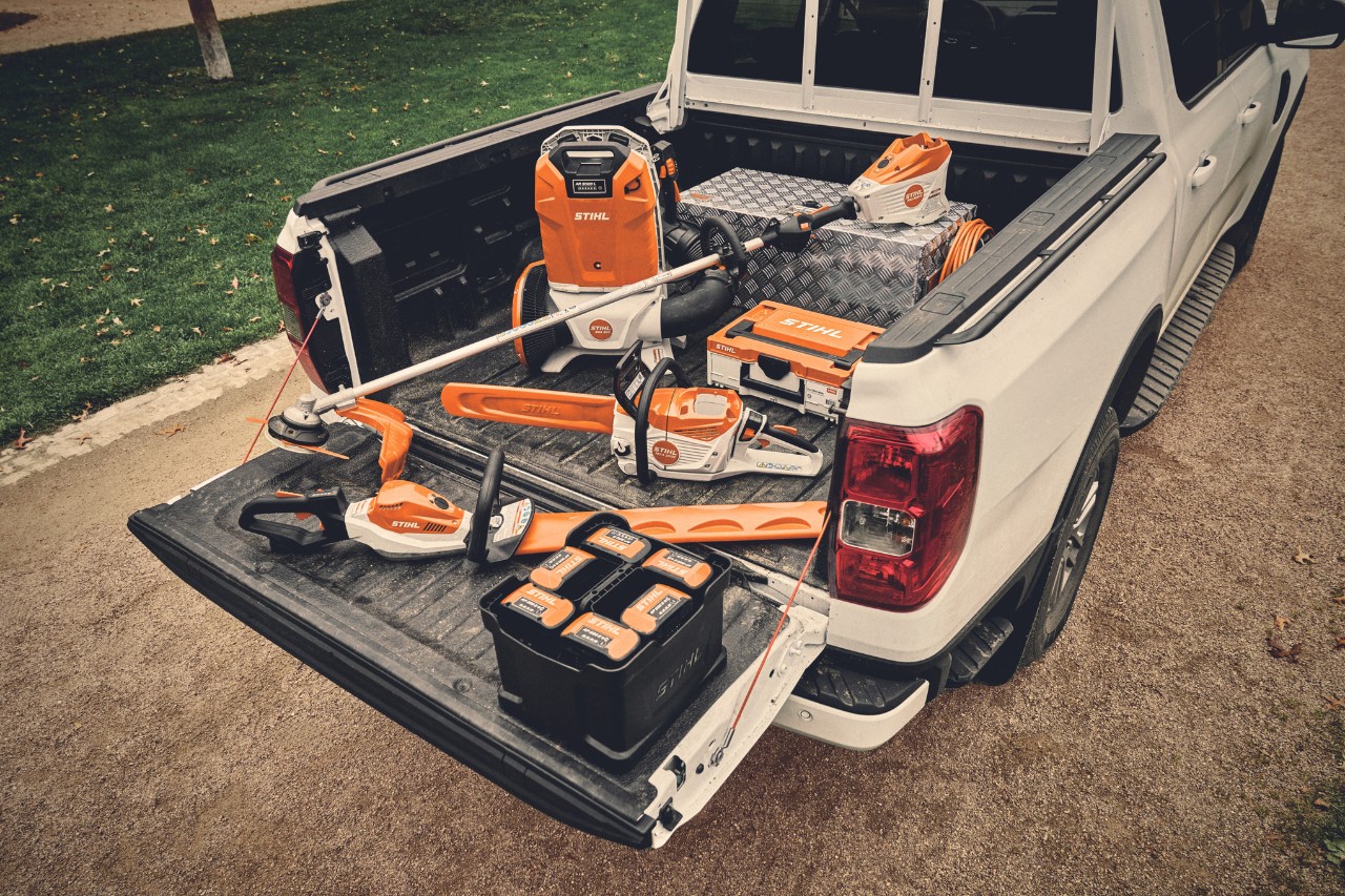 Szeroka gama produktów systemu STIHL AP na samochodzie
